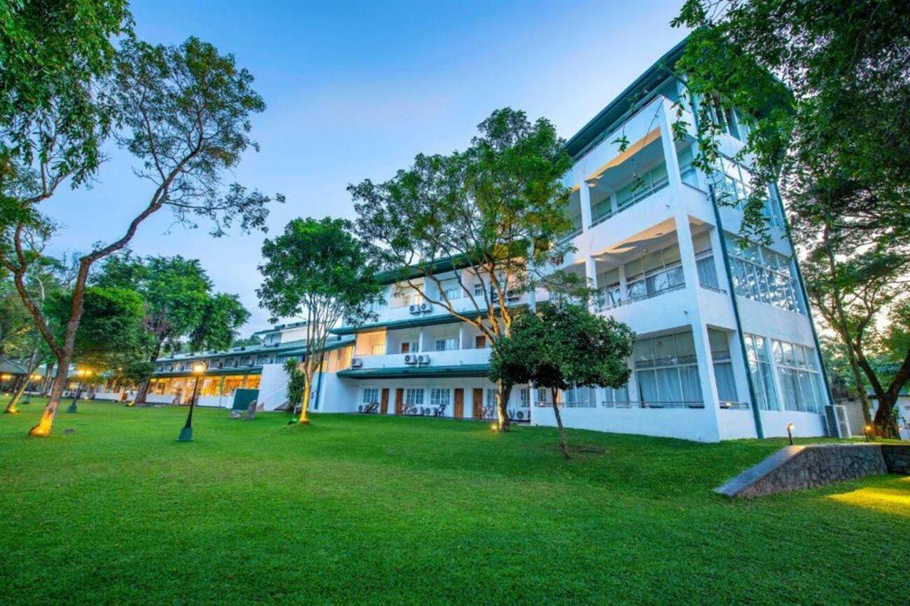 Hotel Sudu Araliya Polonnaruwa Exterior photo