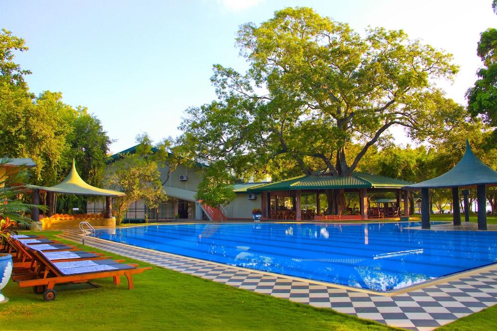 Hotel Sudu Araliya Polonnaruwa Exterior photo