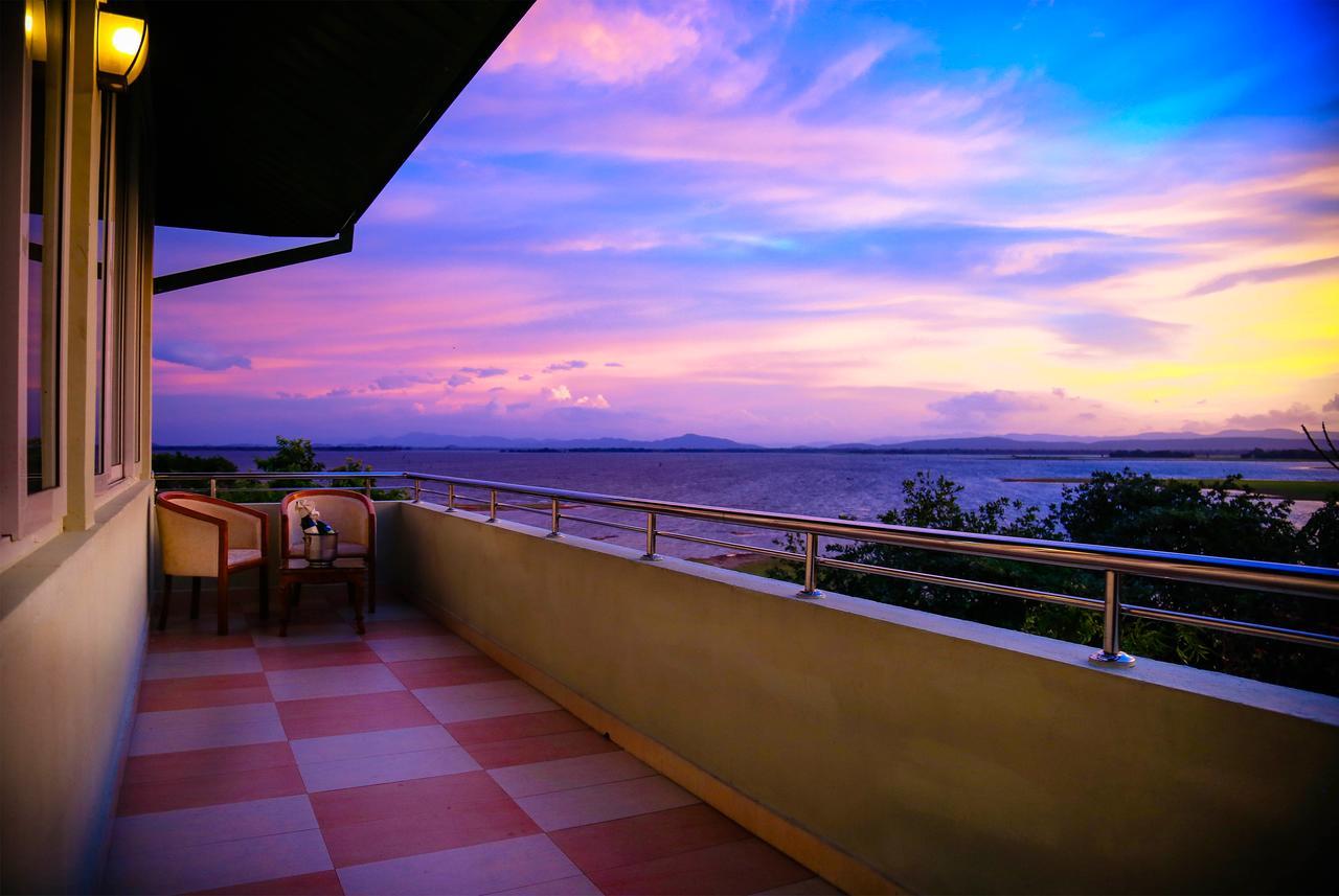 Hotel Sudu Araliya Polonnaruwa Exterior photo